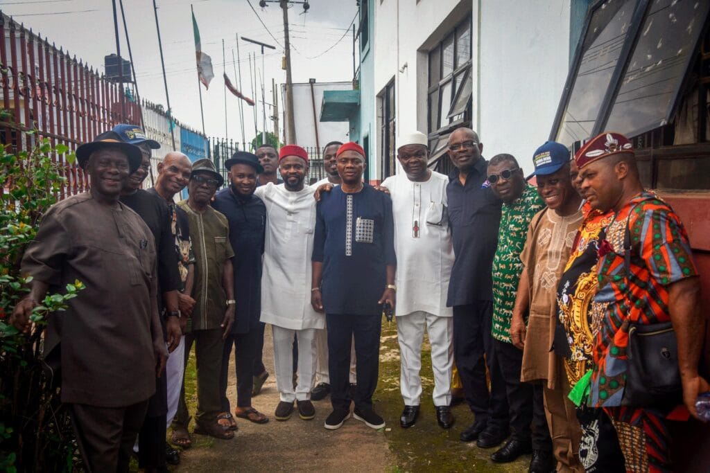 IKENNA UKWA LEADS SOME APC STAKEHOLDERS FROM AROCHUKWU & OHAFIA LGAs FOR A FAMILIARIZATION VISIT TO DR KINGSLEY ONONOGBU
