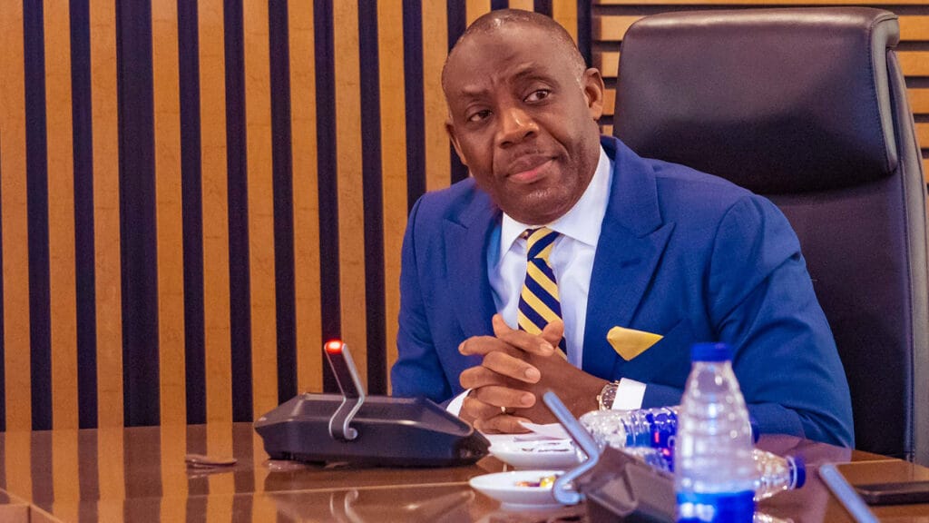 FG presents revised curriculum for basic, secondary, technical education