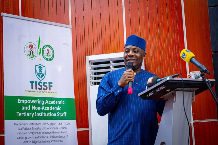 FG presents N50m equity-free grant for tertiary students
