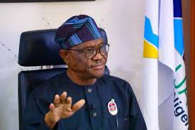 Wike Enforces Smartphone Ban for AGIS, Land Administration Staff in Abuja