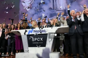 Musk’s SpaceX IPO Makes Wall Street Debut, Raises Record $75bn