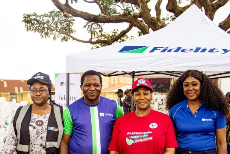 Fidelity Bank Reaches Out to 1,000 IDPs in Plateau with Food Bank Initiative