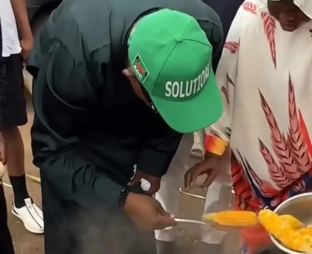 Oyo ADC Gov. Candidate, Adegoke, Shares Boiled Corn to Fans