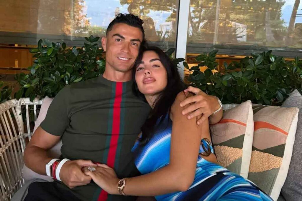 Showing Ronaldo and partner in love