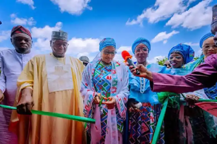 First Lady Tinubu Broadens Coverage of ICT Centres to Include 15 Additional Institutions