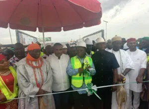 After 38-day Closure, FG Reopens First Niger Bridge